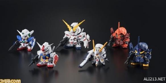 早苗出来看高达了