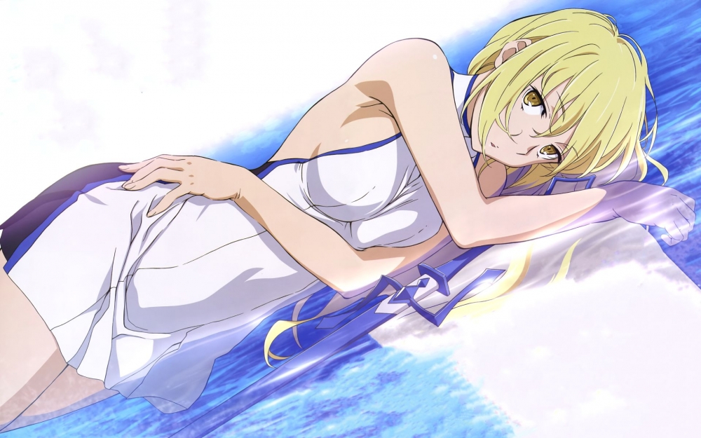 艾丝的露背装，躺下版