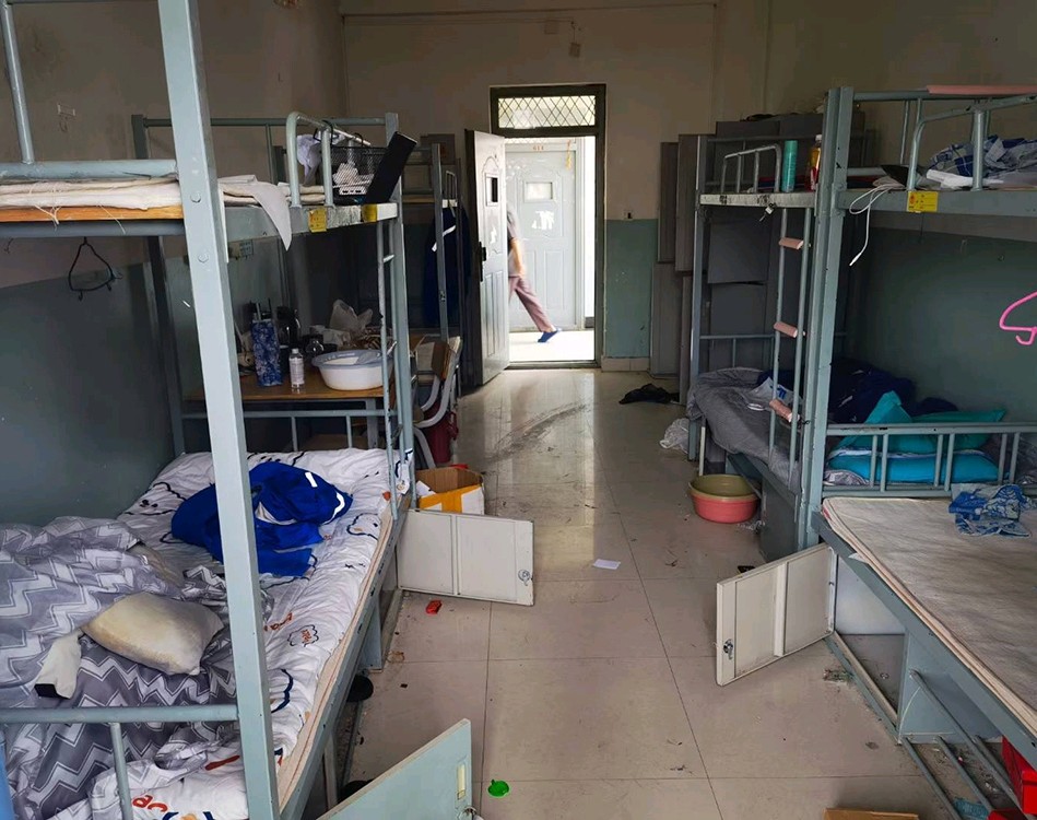 待搬宿舍沟槽的毕业生