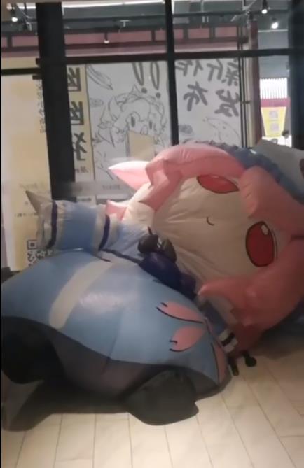 五分钟没吃东西了