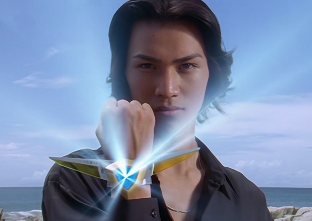 神秘人的身份是……