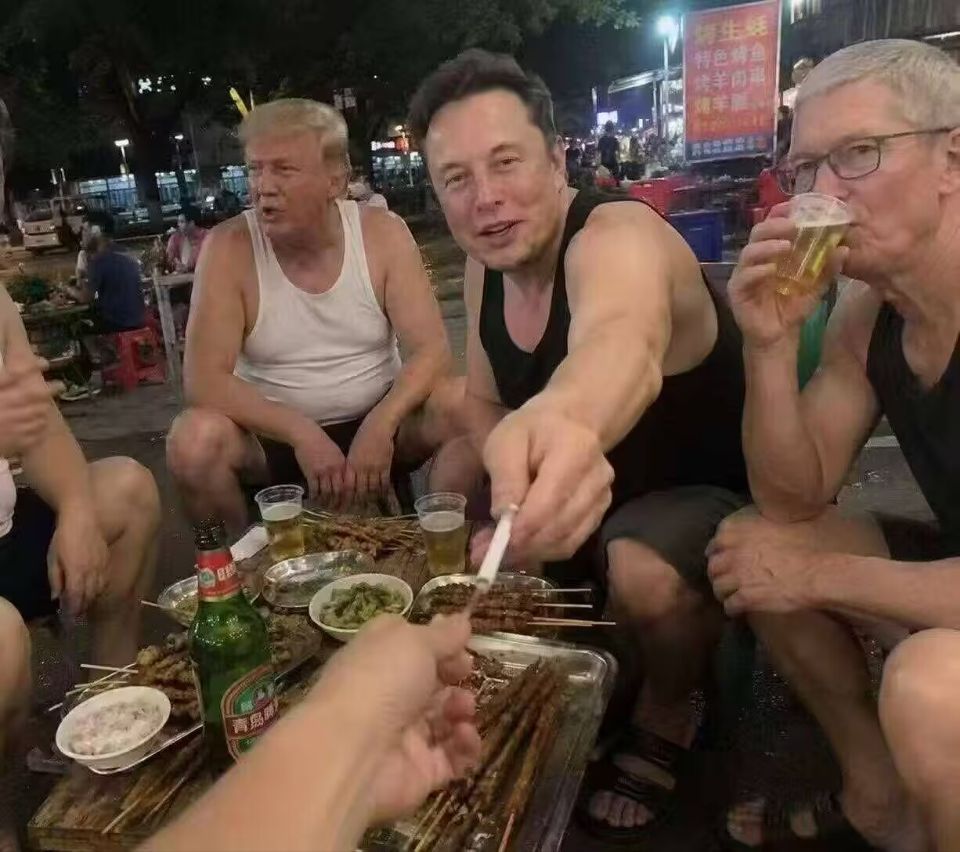 被人请去吃饭了