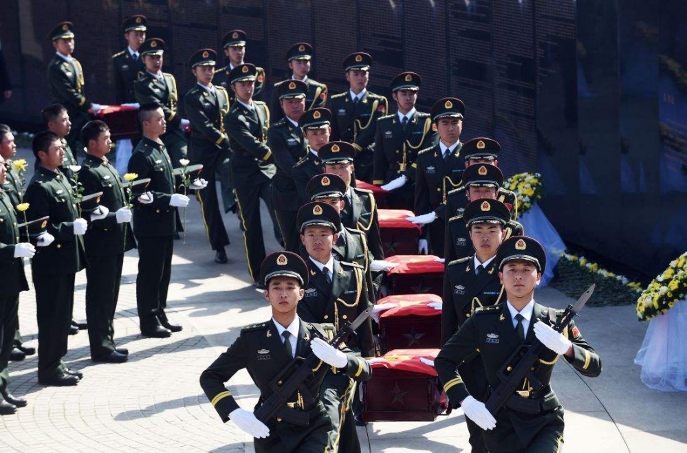 除此之外，再无英雄