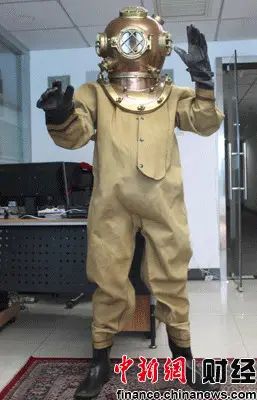 老式潜水服