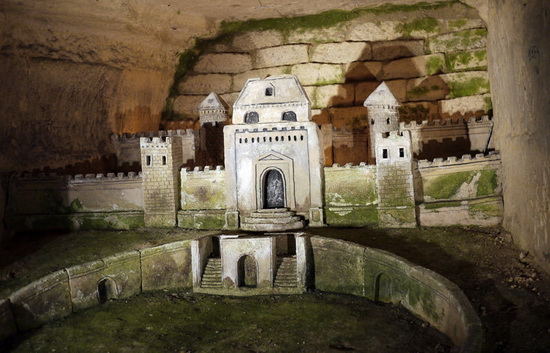 圆形的地下祭祀场