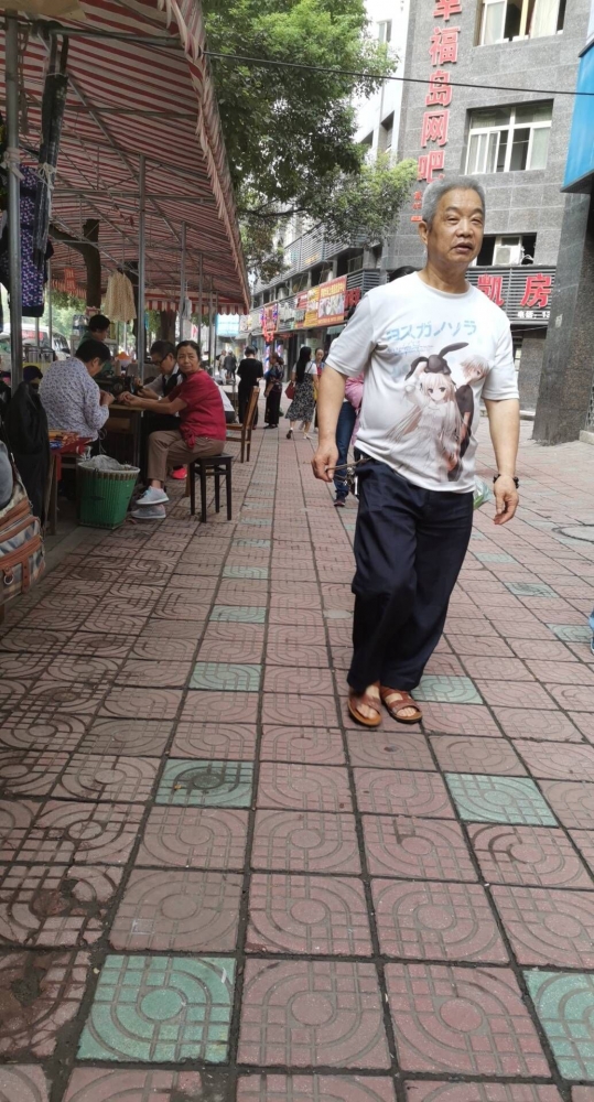 你看这个程序员好年轻