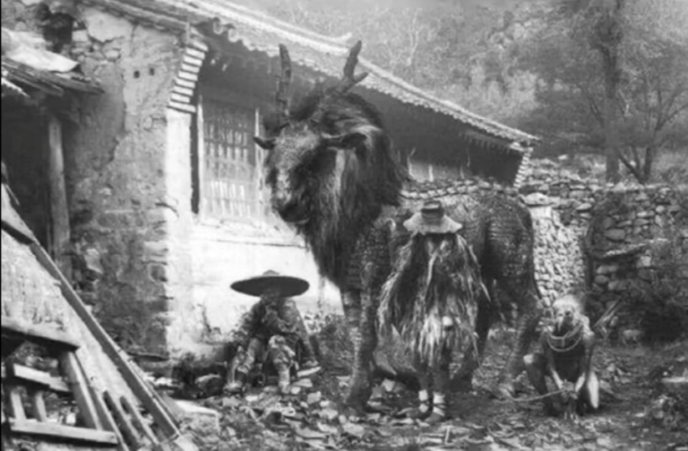 诡异