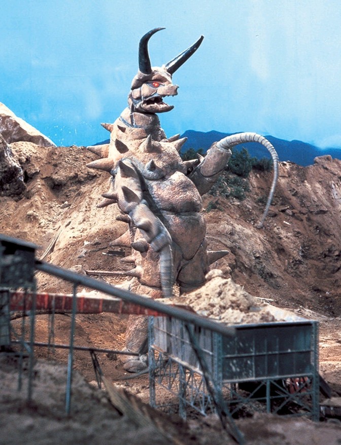 『地底怪兽』古敦