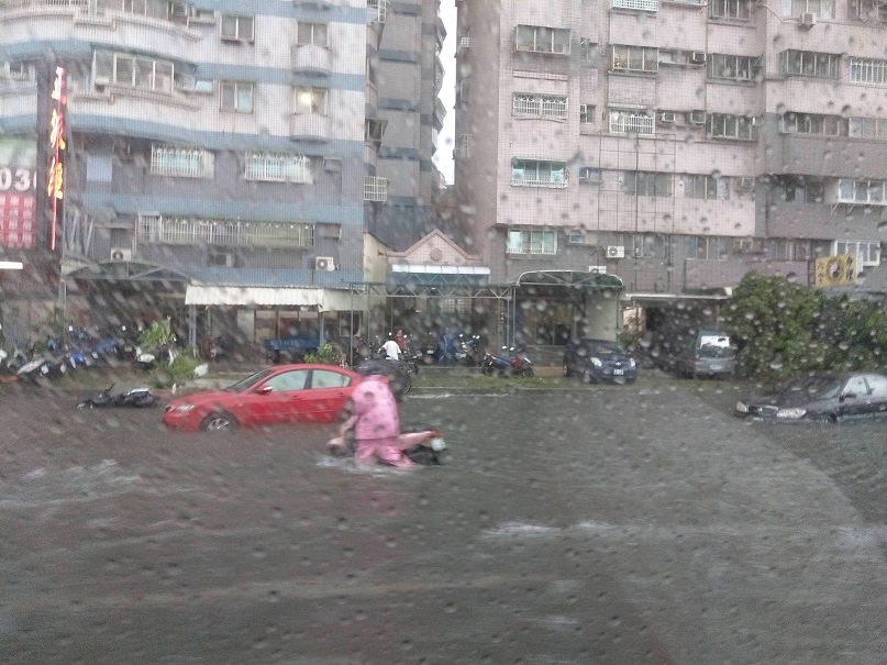 同时间其他地方的灾情