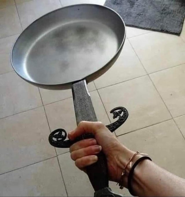 我觉得主角拿这把不错