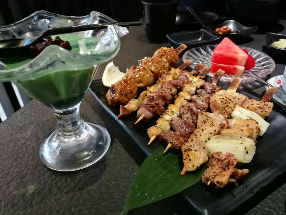 布丁和盐烤拼盘