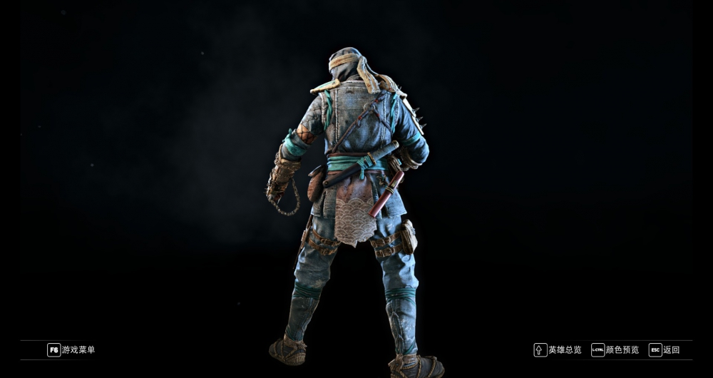 短刀（在后腰）