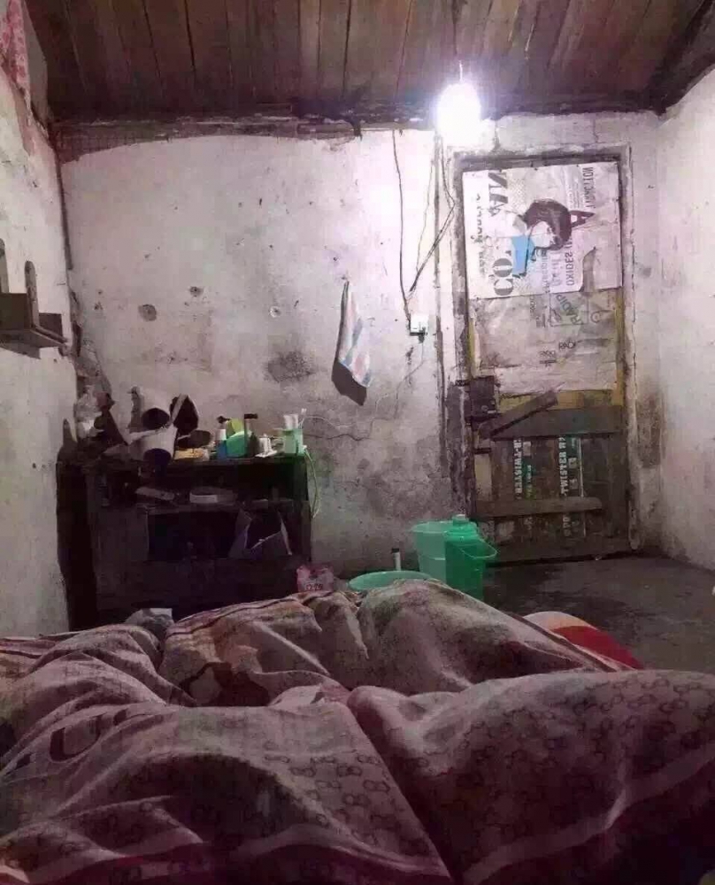 下雨漏水卖惨求收藏