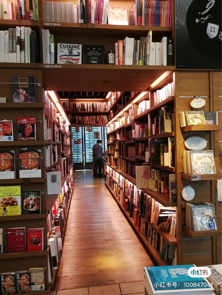 莺屋书店内部