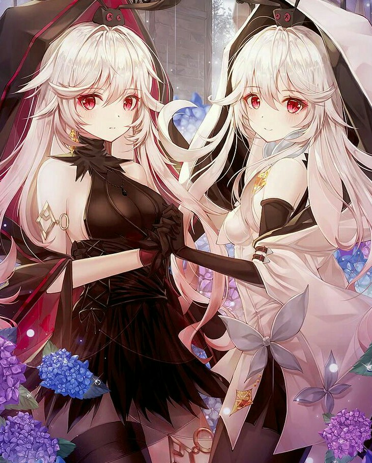 主角样子是左边那个。