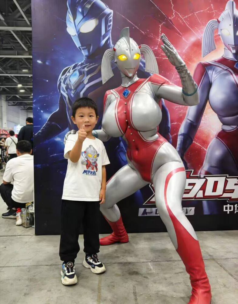 小孩哥的人生毁了