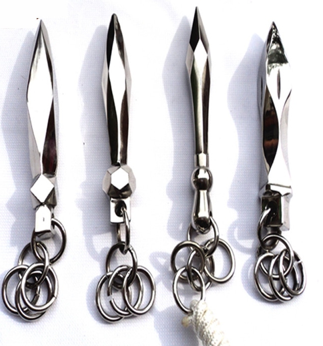 棱镖，右一为张和枫设