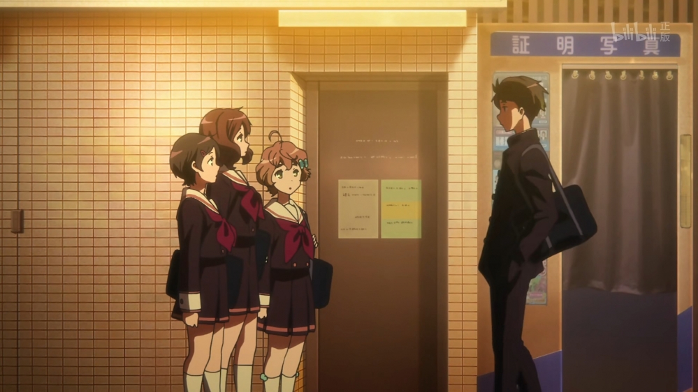 请不要低头看我！